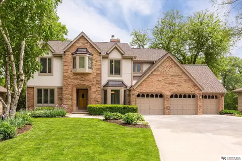 21511 Arbor St, Elkhorn, NE 68022