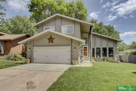 805 Vannornam Dr, Bellevue, NE 68005