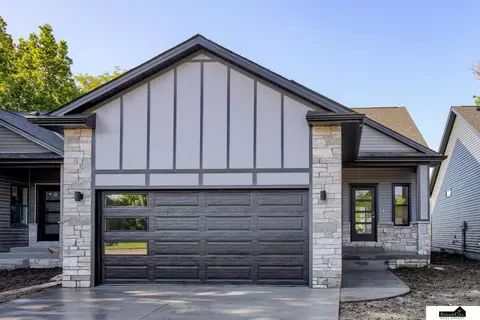 313 Groveland St, Lincoln, NE 68521