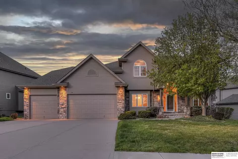1601 N 197th St, Elkhorn, NE 68022