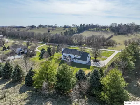 1255 Kameo Dr, Omaha, NE 68122