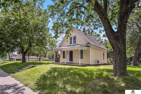 3045 N 11 St, Lincoln, NE 68521