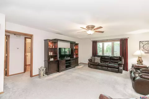 1 The Pnes, Beatrice, NE 68310 photo 12