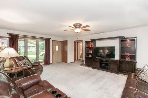 1 The Pnes, Beatrice, NE 68310 photo 13