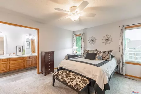 1 The Pnes, Beatrice, NE 68310 photo 3