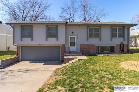 7308 S 53rd St, Omaha, NE 68157
