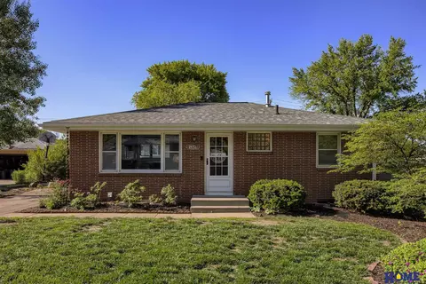 1431 Manatt St, Lincoln, NE 68521