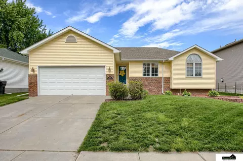 1949 SW 36th St, Lincoln, NE 68522