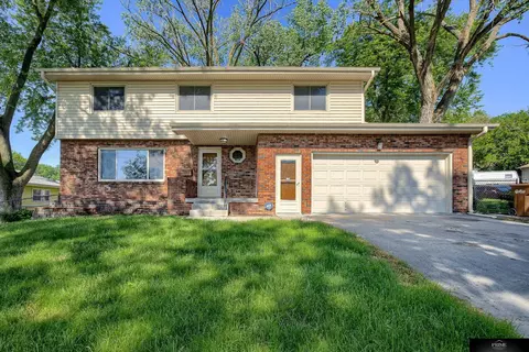 2202 Jackson St, Bellevue, NE 68005