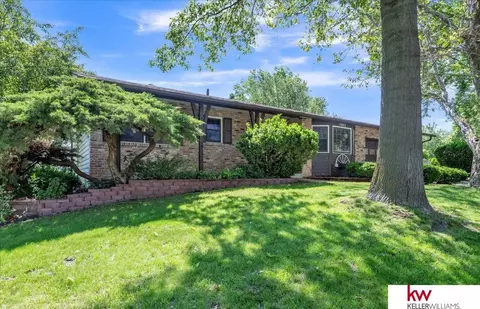 1003 Thomas Dr, Bellevue, NE 68005 photo 2