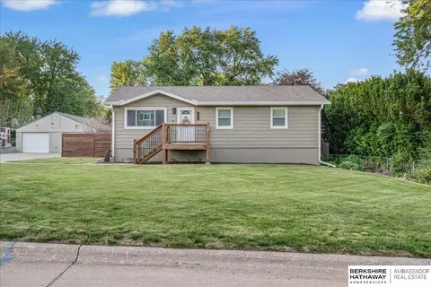 8626 Nicholas St, Omaha, NE 68114
