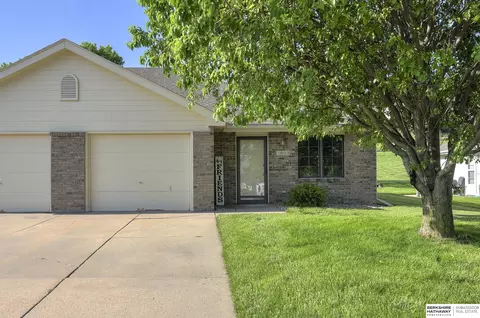 1003 Joann St, Blair, NE 68008