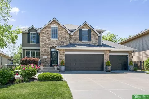571 S 182nd St, Elkhorn, NE 68022