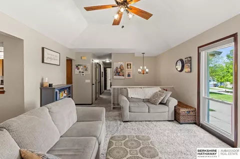 13013 Patrick Cir, Omaha, NE 68164 photo 4