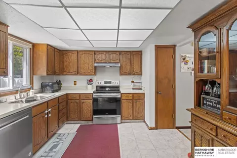 13013 Patrick Cir, Omaha, NE 68164 photo 7