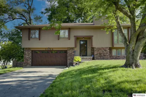 3508 Schuemann Dr, Bellevue, NE 68123