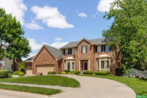 15602 Burt St, Omaha, NE 68118