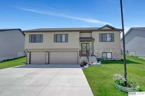 1215 Olivia Dr, Eagle, NE 68347