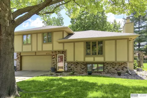 6717 S 73rd Terrace Cir, Ralston, NE 68127