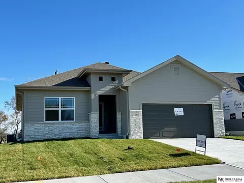 13067 S 44th Ave, Bellevue, NE 68123