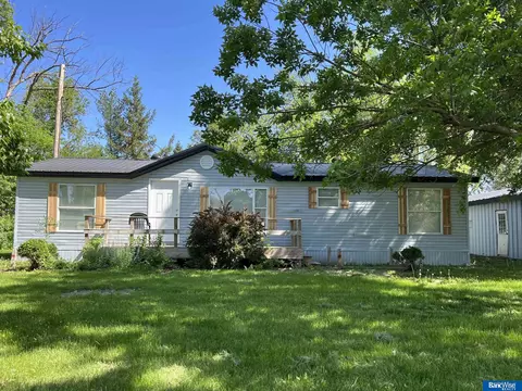 710 Elm St, Gresham, NE 68367