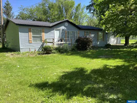 710 Elm St, Gresham, NE 68367 photo 2