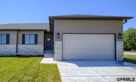 9427 Linwood Pl, Lincoln, NE 68505