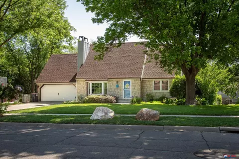 5500 S 68th St, Lincoln, NE 68516