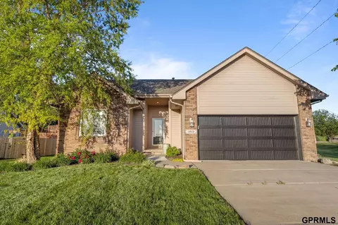 1015 S 159th Ave, Omaha, NE 68118