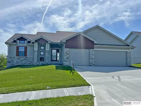 3001 N 165 Ave, Omaha, NE 68116