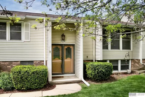 1374 S 143rd St, Omaha, NE 68144