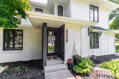 5740 S 30th St, Lincoln, NE 68516