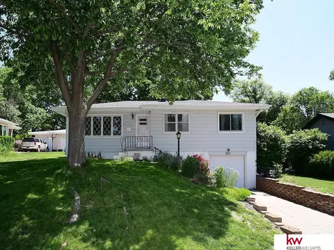 3011 S 49 St, Omaha, NE 68106