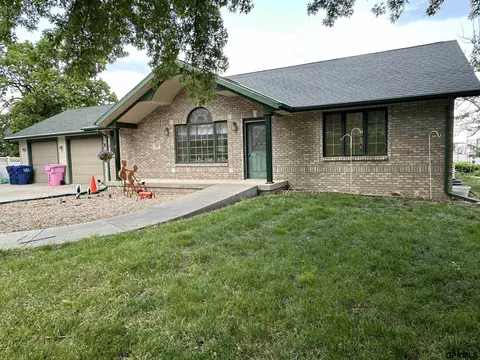 224 S Court St, Wilber, NE 68465