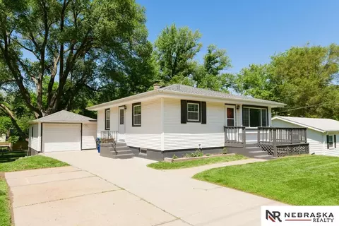 1602 Lincoln Rd, Bellevue, NE 68005