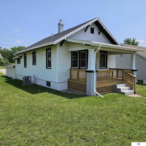 1302 A St, Fairbury, NE 68352