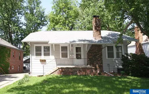 943 Elmwood Ave, Lincoln, NE 68510