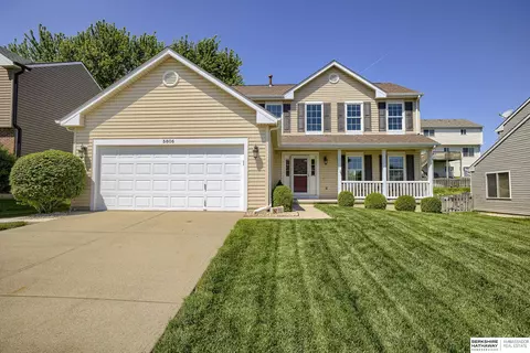 5806 S 158th St, Omaha, NE 68135