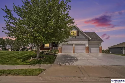 340 S Lakeview Way, Ashland, NE 68003