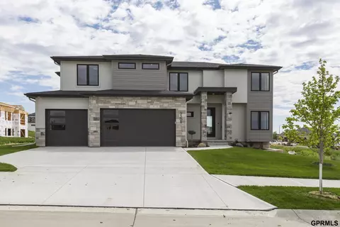 3309 S 212 St, Elkhorn, NE 68022