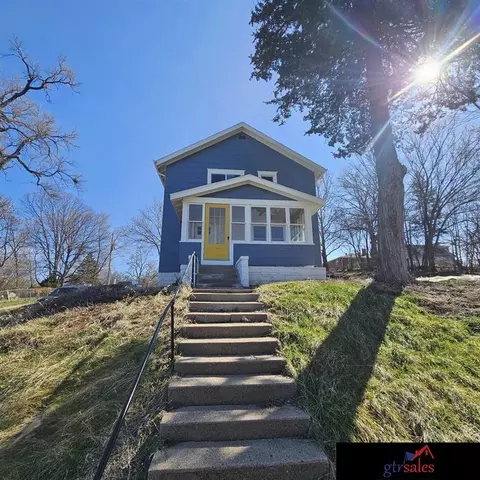 3215 N 55 St, Omaha, NE 68104