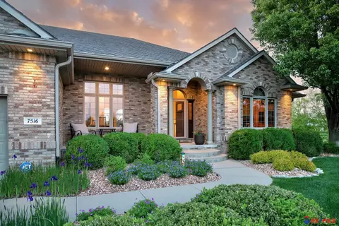 7516 N 117th Cir, Omaha, NE 68142