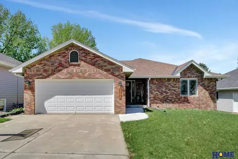 6917 S 52nd St, Lincoln, NE 68516