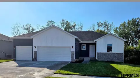 8026 N 170 Ter, Bennington, NE 68007