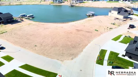 28503 Laurel Cir, Valley, NE 68064