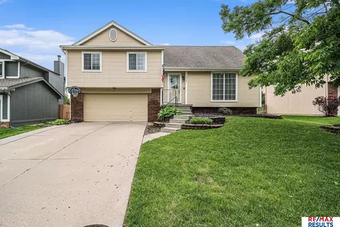 15367 Binney St, Omaha, NE 68116