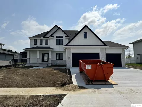 11507 S 115th St, Papillion, NE 68046