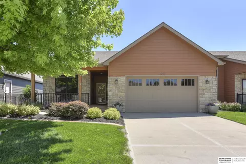5717 N 157th Ave, Omaha, NE 68116