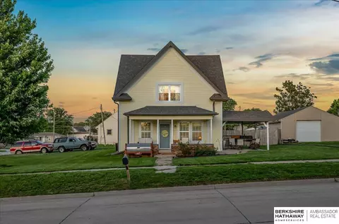 405 S 4th St, Springfield, NE 68059