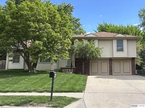 13412 Montclair Dr, Omaha, NE 68144